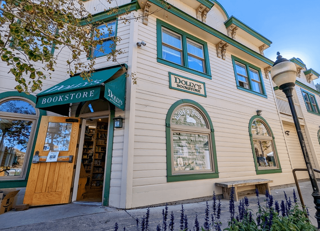 Dolly's Bookstore